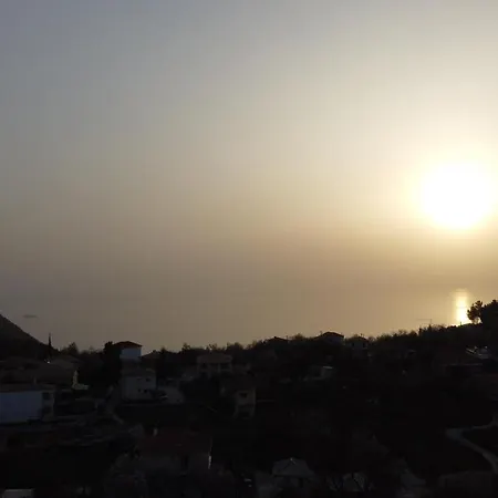 Willa Woodhome Kalamítsi